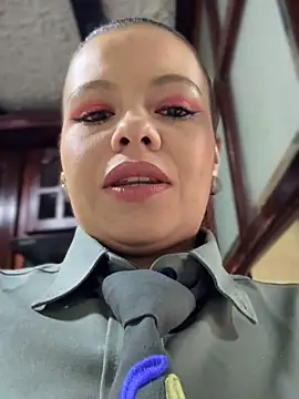 Snapshot of Ariana-07 chatting on 10.17.25 Ariana-07 online show from 10.17.25