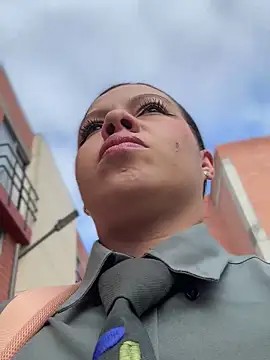 Snapshot of Ariana-07 chatting on 10.28.25 Ariana-07 online show from 10.28.25