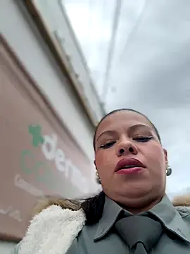 Snapshot of Ariana-07 chatting on 10.30.25 Ariana-07 online show from 10.30.25