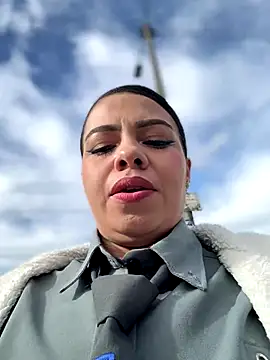 Snapshot of Ariana-07 chatting on 11.14.25 Ariana-07 online show from 11.14.25