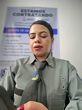 Snapshot of Ariana-07 chatting on 11.15.25 Ariana-07 online show from 11.15.25