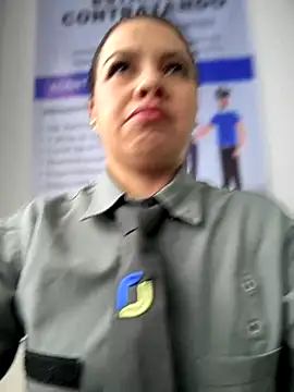 Snapshot of Ariana-07 chatting on 11.19.25 Ariana-07 online show from 11.19.25