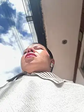 Snapshot of Ariana-07 chatting on 11.25.25 Ariana-07 online show from 11.25.25