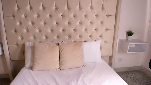 Snapshot of bella_bloomg chatting on 03.21.25 bella bloomg online show from 03.21.25