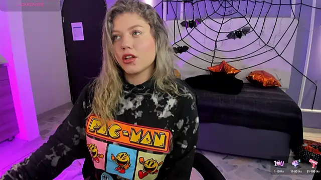 alaia greyy online show from 10.17.25