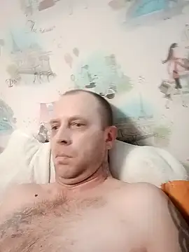 Snapshot of MaxDevilWhite chatting on 01.22.25 MaxDevilWhite online show from 01.22.25