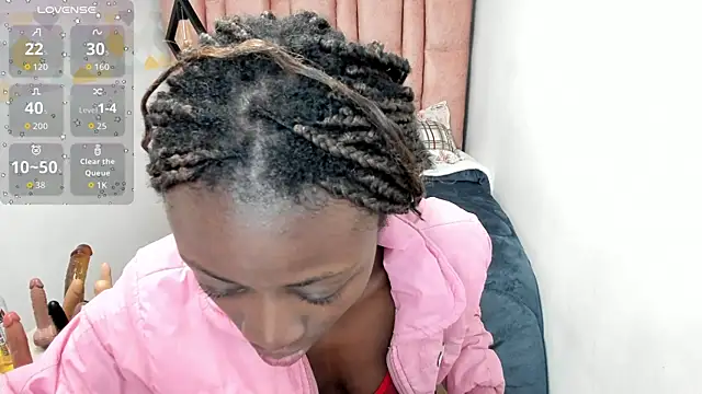 Sara Naugty online show from 11.14.25