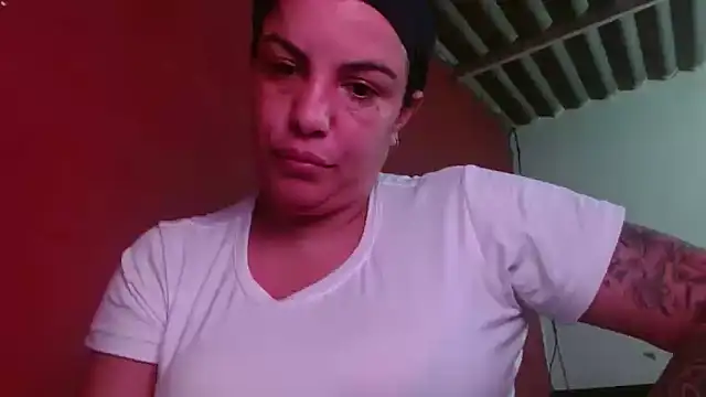 Snapshot of Tammyymilf chatting on 11.21.25 Tammyymilf online show from 11.21.25