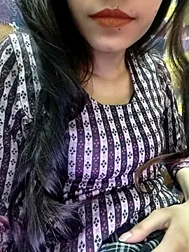 Snapshot of cute_IndianBabe chatting on 03.07.25 cute IndianBabe online show from 03.07.25