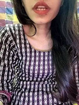 Snapshot of cute_IndianBabe chatting on 03.08.25 cute IndianBabe online show from 03.08.25