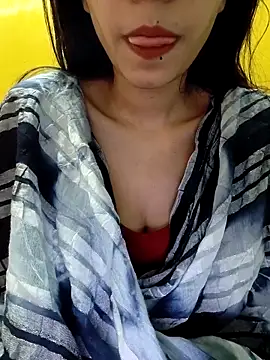 Snapshot of cute_IndianBabe chatting on 03.15.25 cute IndianBabe online show from 03.15.25