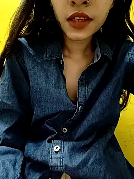 Snapshot of cute_IndianBabe chatting on 03.16.25 cute IndianBabe online show from 03.16.25