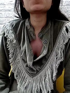 Snapshot of cute_IndianBabe chatting on 03.23.25 cute IndianBabe online show from 03.23.25