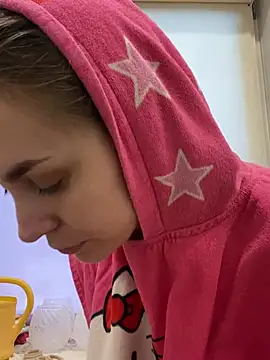 White Lu online show from 02.07.25