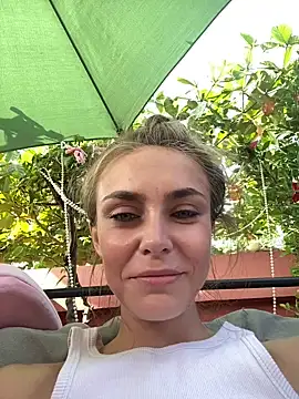 White Lu online show from 02.15.26