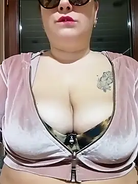 Snapshot of topina8 chatting on 11.11.25 topina8 online show from 11.11.25