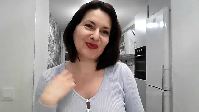 Snapshot of Victoria_Glam chatting on 12.15.25 Victoria Glam online show from 12.15.25