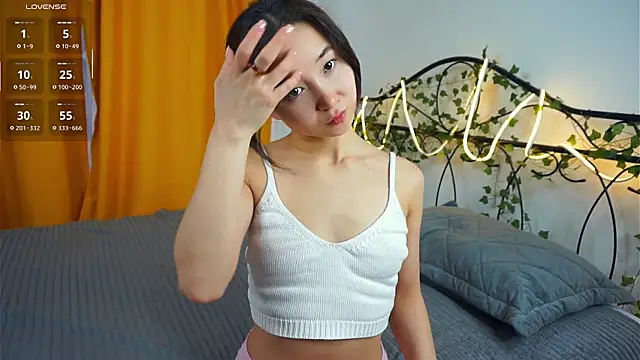 VeronaCritchlow online show from 11.11.25