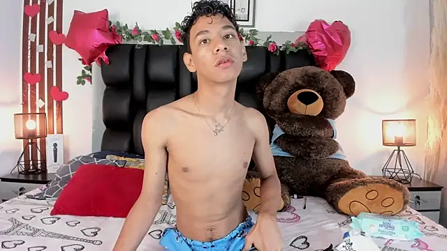 Amberr1 online show from 02.20.25