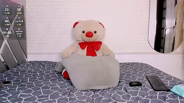 Amberr1 online show from 02.27.25