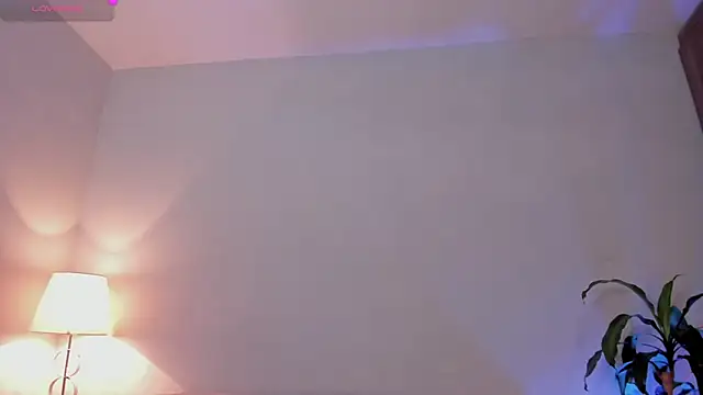 Hannah Jonhson online show from 04.27.26