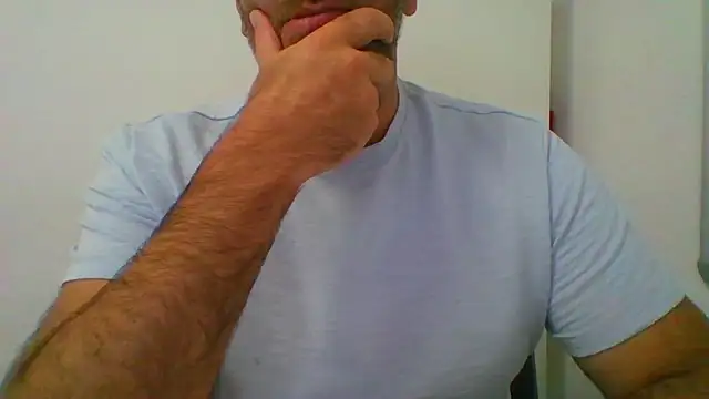 Snapshot of _tuga_man_ chatting on 09.25.25 tuga man online show from 09.25.25