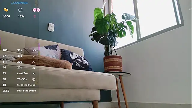 Snapshot of GerberaBlooms77 chatting on 03.11.25 GerberaBlooms77 online show from 03.11.25