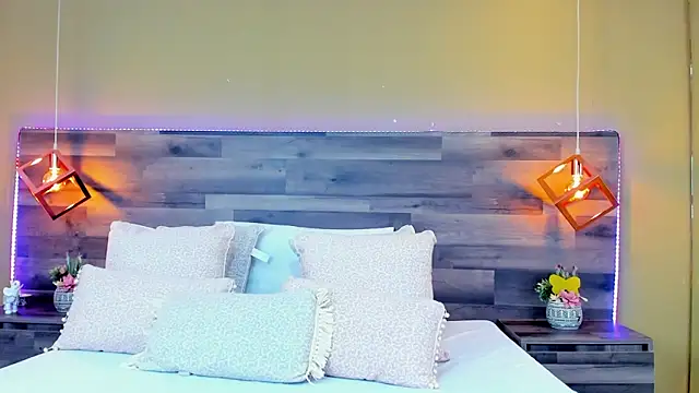 MeganCrow online show from 02.27.25