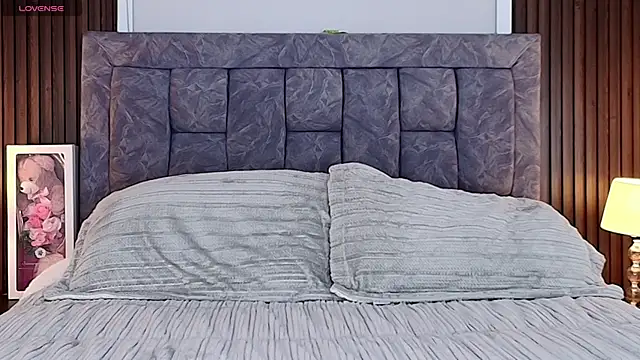 MeganCrow online show from 04.15.26