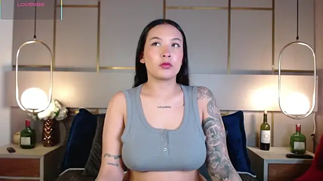 Victoria Collinns online show from 11.21.25