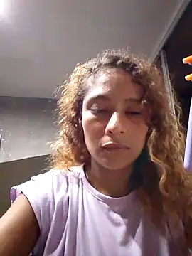 Snapshot of Zoedaniels chatting on 03.22.25 Zoedaniels online show from 03.22.25