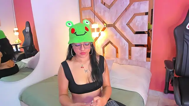 Billie Jhonson  online show from 11.21.25