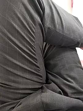 Snapshot of Younme6-9 chatting on 10.14.25 Younme6-9 online show from 10.14.25