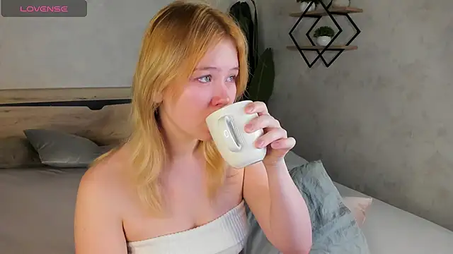 Amy Kimberlly online show from 10.17.25