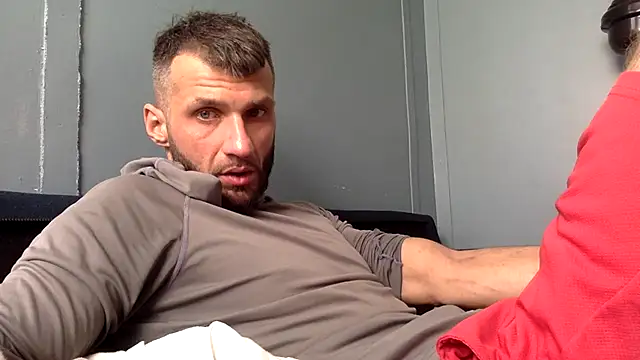 sexyhotstud12 online show from 12.17.25