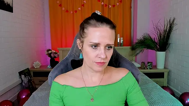 EmiliaBedy online show from 02.10.25