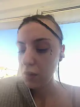 Snapshot of bunnythetailor chatting on 01.29.25 bunnythetailor online show from 01.29.25