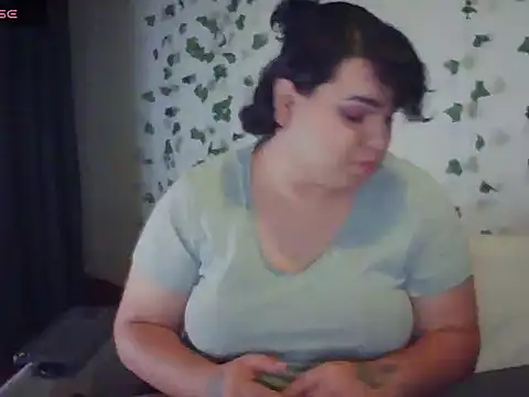 Snapshot of DarkhellMiss chatting on 04.15.26 DarkhellMiss online show from 04.15.26