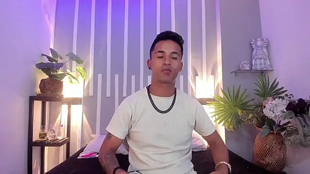 Nikki and Mayk online show from 11.14.25