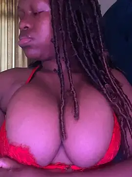 Snapshot of Boneca25 chatting on 01.27.25 Boneca25 online show from 01.27.25
