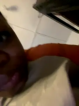 Boneca25 online show from 11.25.25