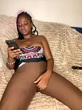 Boneca25 online show from 12.19.25