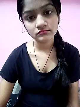 Snapshot of Tanu-00 chatting on 10.02.25 Tanu-00 online show from 10.02.25