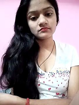 Snapshot of Tanu-00 chatting on 10.03.25 Tanu-00 online show from 10.03.25