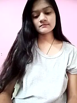 Snapshot of Tanu-00 chatting on 10.08.25 Tanu-00 online show from 10.08.25