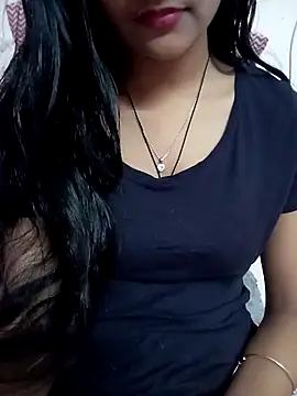 Snapshot of Tanu-00 chatting on 10.28.25 Tanu-00 online show from 10.28.25