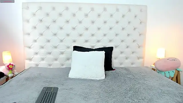 Snapshot of esmeralda06 chatting on 02.20.25 esmeralda06 online show from 02.20.25