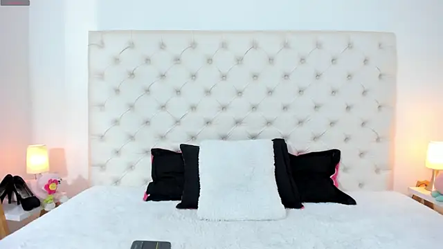 Snapshot of esmeralda06 chatting on 03.21.25 esmeralda06 online show from 03.21.25