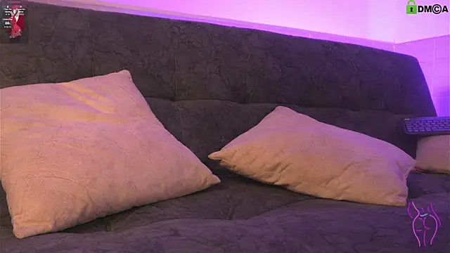 Snapshot of Ximena__1 chatting on 11.15.25 Ximena 1 online show from 11.15.25