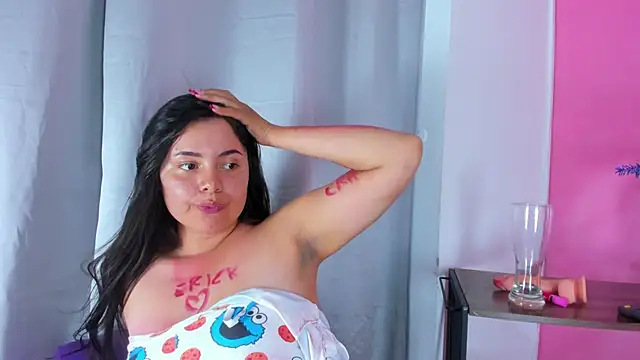 Snapshot of evaa_greey chatting on 01.28.25 evaa greey online show from 01.28.25